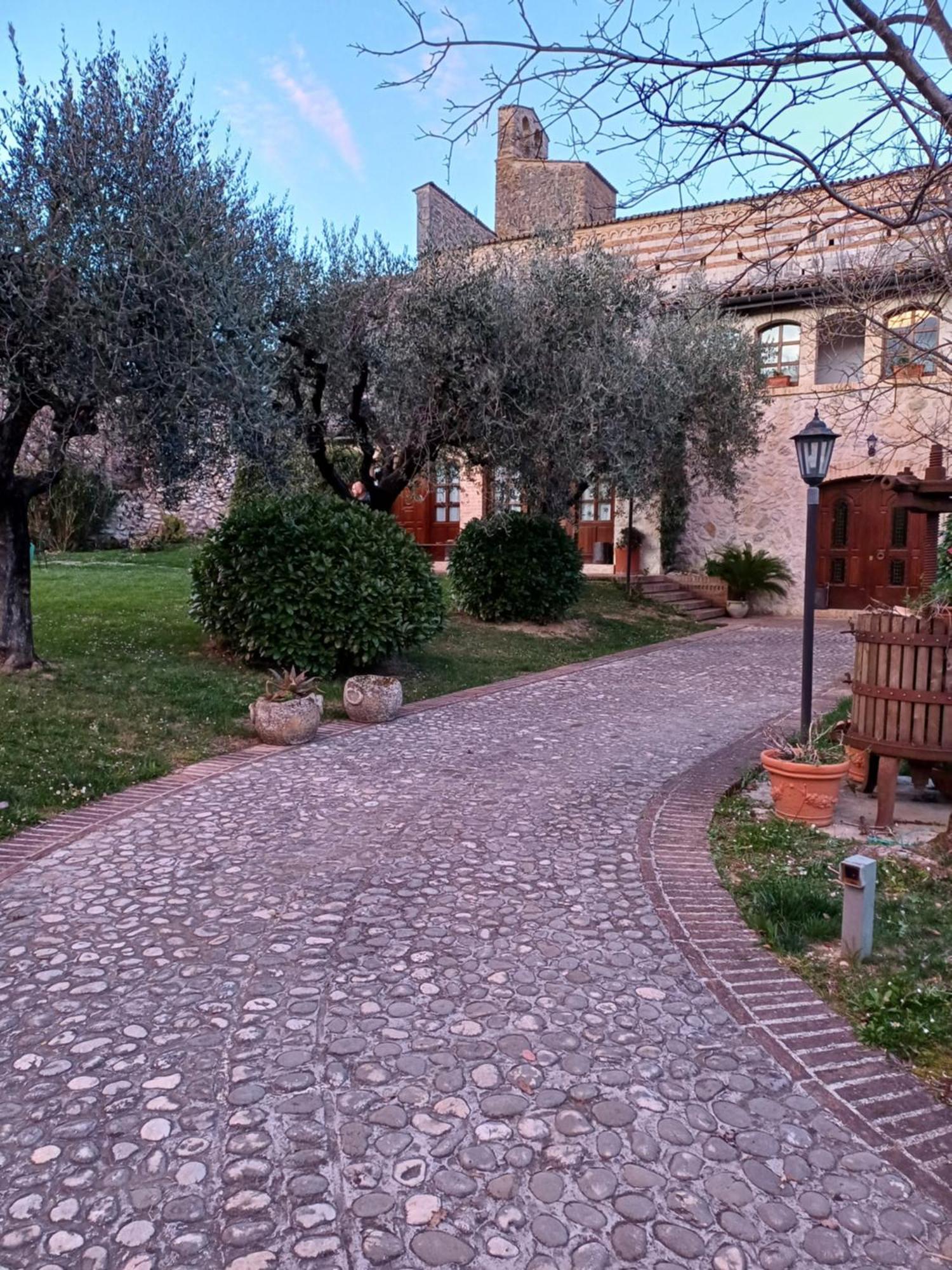 Agriturismo San Giovanni Ad Insulam Isola del Gran Sasso dʼItalia エクステリア 写真