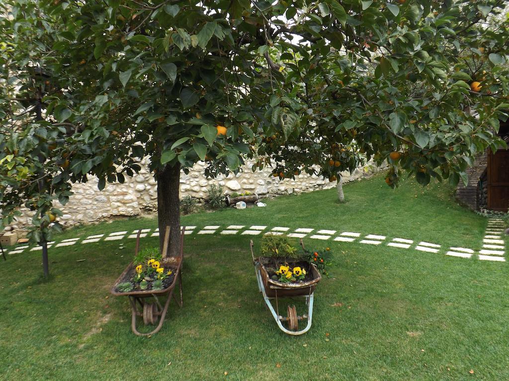 Agriturismo San Giovanni Ad Insulam Isola del Gran Sasso dʼItalia エクステリア 写真