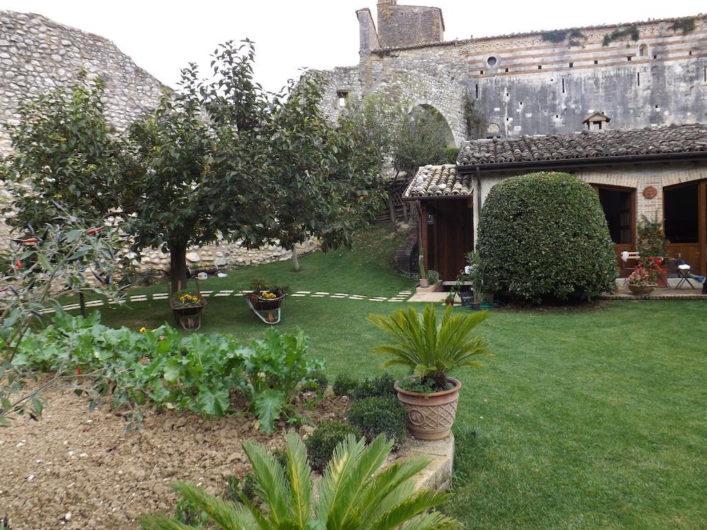 Agriturismo San Giovanni Ad Insulam Isola del Gran Sasso dʼItalia エクステリア 写真
