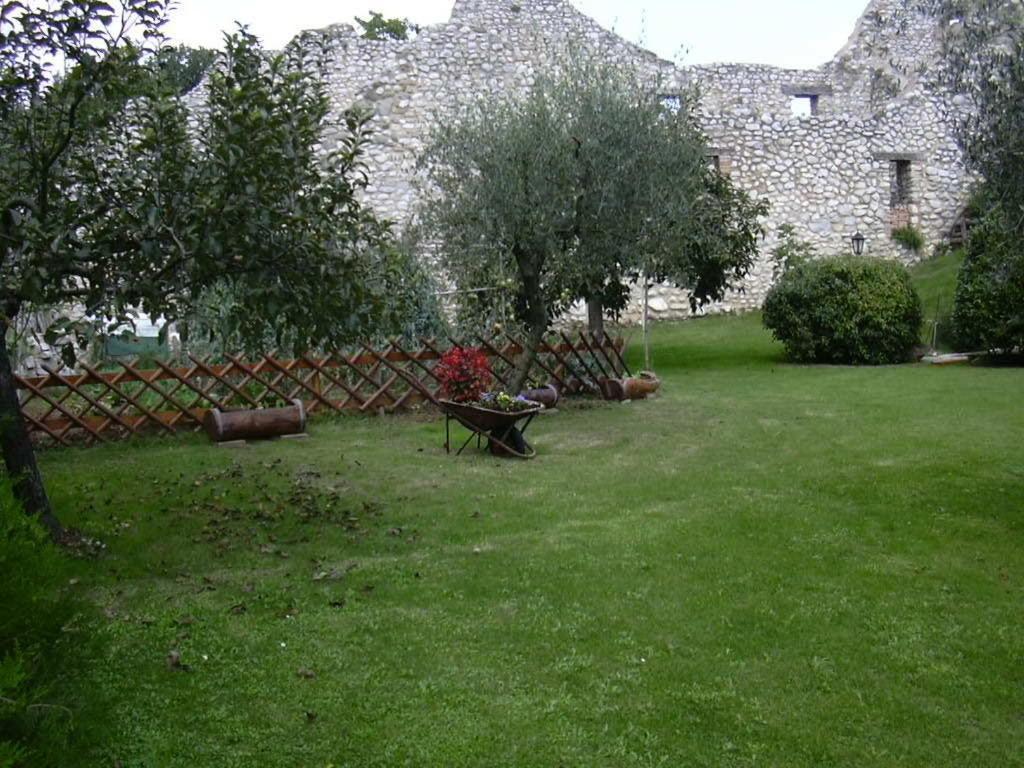 Agriturismo San Giovanni Ad Insulam Isola del Gran Sasso dʼItalia エクステリア 写真