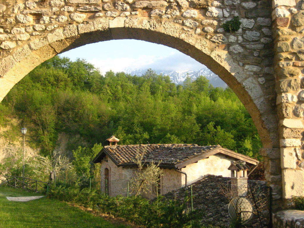 Agriturismo San Giovanni Ad Insulam Isola del Gran Sasso dʼItalia エクステリア 写真