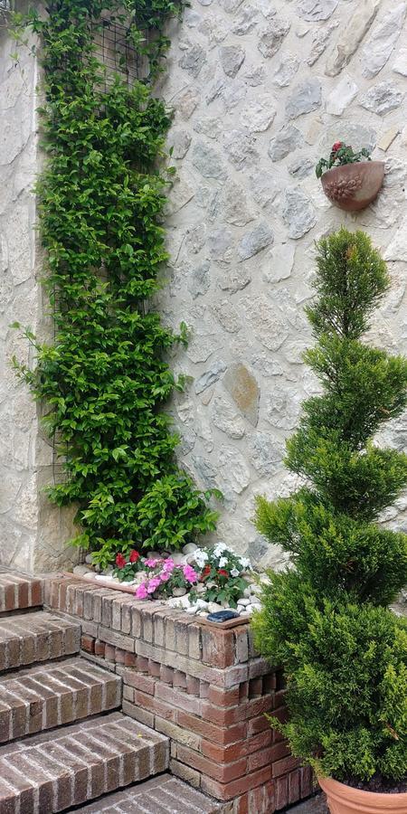 Agriturismo San Giovanni Ad Insulam Isola del Gran Sasso dʼItalia エクステリア 写真